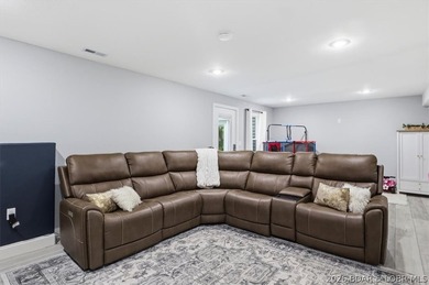 Experience the perfect combination of comfort and space in this - photo 9