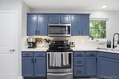 Experience the perfect combination of comfort and space in this - photo 10