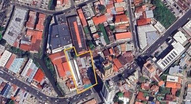 Land on Via Porras with structure for restaurant use

Located on - photo 1