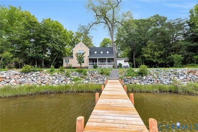 Privacy, tranquility and WATERFRONT! This custom transitional - photo 12