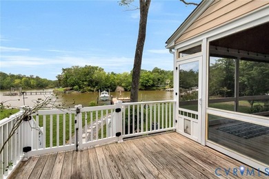 Privacy, tranquility and WATERFRONT! This custom transitional - photo 15