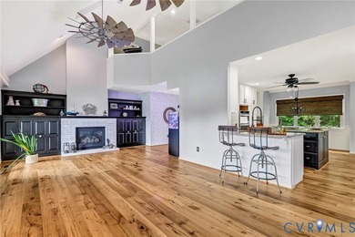 Privacy, tranquility and WATERFRONT! This custom transitional - photo 20