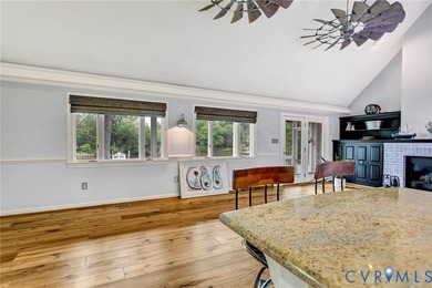 Privacy, tranquility and WATERFRONT! This custom transitional - photo 22