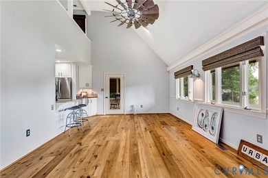 Privacy, tranquility and WATERFRONT! This custom transitional - photo 24