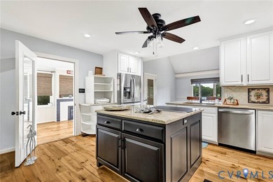Privacy, tranquility and WATERFRONT! This custom transitional - photo 27