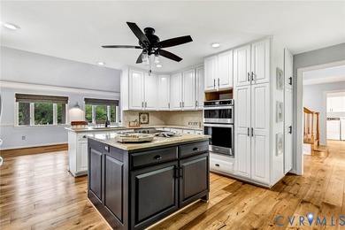 Privacy, tranquility and WATERFRONT! This custom transitional - photo 29