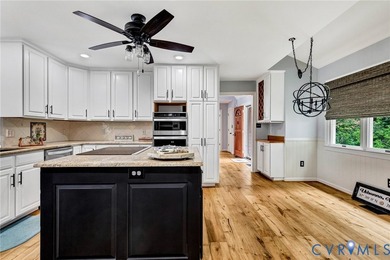 Privacy, tranquility and WATERFRONT! This custom transitional - photo 30