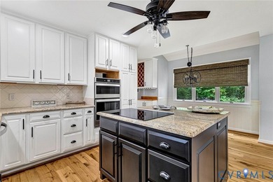 Privacy, tranquility and WATERFRONT! This custom transitional - photo 31