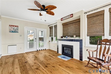 Privacy, tranquility and WATERFRONT! This custom transitional - photo 33