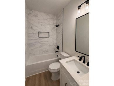 Escape to the lake in this stunning, newly constructed 3-bedroom - photo 8
