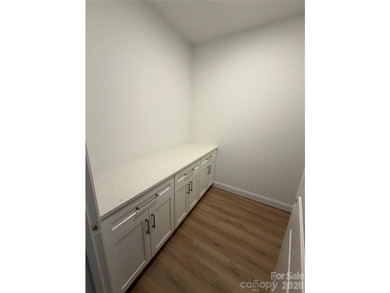 Escape to the lake in this stunning, newly constructed 3-bedroom - photo 9