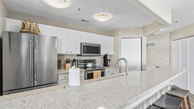Lake life feels effortless at Emerald Bay. This 3-bedroom - photo 6