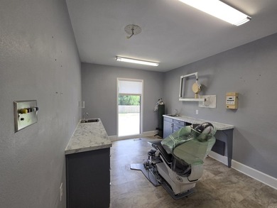 Position your business for success in this well-located - photo 12