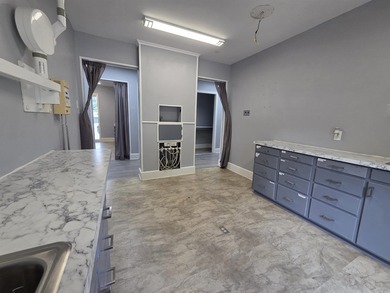 Position your business for success in this well-located - photo 14