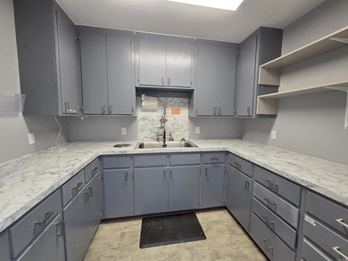 Position your business for success in this well-located - photo 19