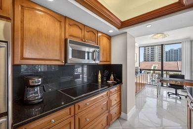 Enjoy this beautiful open floor plan with ceiling to floor - photo 20