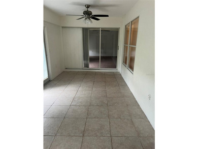 Welcome to this beautifully maintained 3-bedroom, 2-bathroom - photo 21