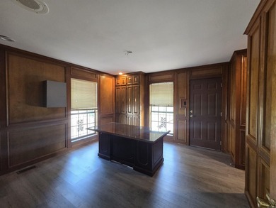 Position your business for success in this well-located - photo 23