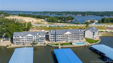 Rarely does a 2 bedroom condo at Westside Bay hit the market, so - photo 1