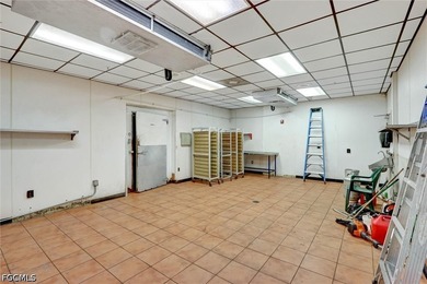 DOWNTOWN CAPE CORAL! Fantastic opportunity for a business to - photo 31