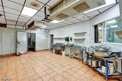 DOWNTOWN CAPE CORAL! Fantastic opportunity for a business to - photo 33