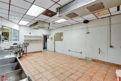 DOWNTOWN CAPE CORAL! Fantastic opportunity for a business to - photo 34