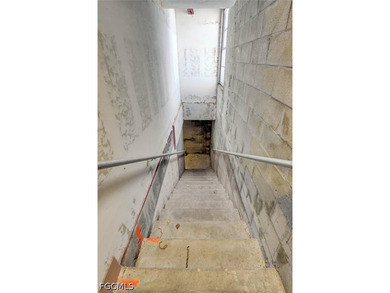 DOWNTOWN CAPE CORAL! Fantastic opportunity for a business to - photo 45