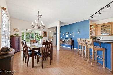 Welcome to low-maintenance, resort-style living on the Emerald - photo 6