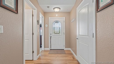 Spacious and well designed 2 level villa offering 4 bedrooms, 3 - photo 4