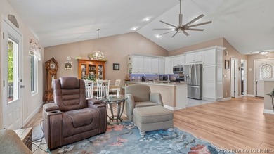 Spacious and well designed 2 level villa offering 4 bedrooms, 3 - photo 9
