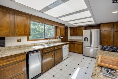 Discover 539 Circle H Woods in Prosperity where timeless design - photo 34