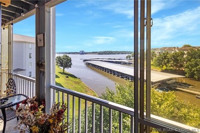Enjoy lake life at its best in this beautifully updated - photo 2