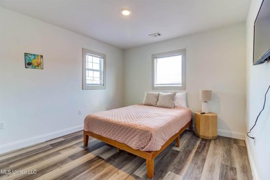 Being sold fully furnished!! This lovely four-bedroom - photo 19