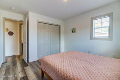 Being sold fully furnished!! This lovely four-bedroom - photo 20