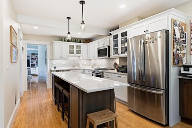 Welcome to this beautifully updated 2-bedroom, 1-bath condo in - photo 21