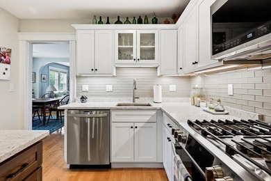 Welcome to this beautifully updated 2-bedroom, 1-bath condo in - photo 23