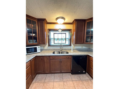 On Lake Saint John, this lovely property offers a stunning - photo 29