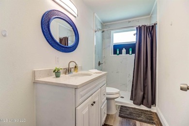 Being sold fully furnished!! This lovely four-bedroom - photo 33