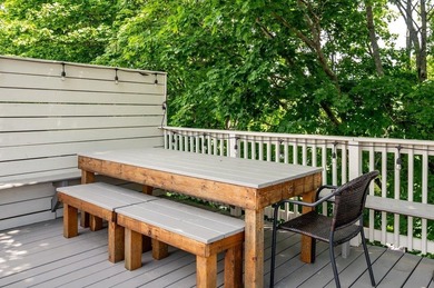 Welcome to this beautifully updated 2-bedroom, 1-bath condo in - photo 34