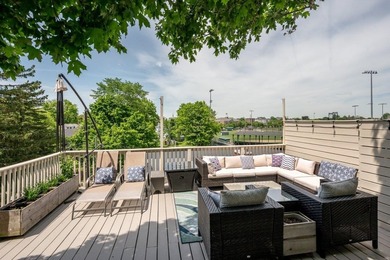 Welcome to this beautifully updated 2-bedroom, 1-bath condo in - photo 36