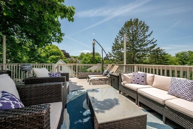Welcome to this beautifully updated 2-bedroom, 1-bath condo in - photo 37