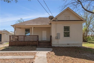 Welcome to 5218-5220 Elm St in Fort Smith a great opportunity - photo 2