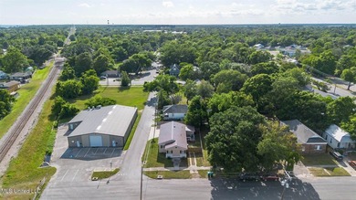 Being sold fully furnished!! This lovely four-bedroom - photo 49