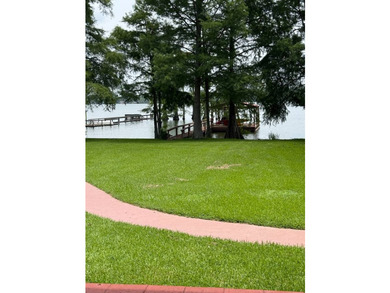 On Lake Saint John, this lovely property offers a stunning - photo 63