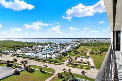 PRINCESS ON HUTCHINSON ISLAND - 2BR/2BA renovated SE end unit - photo 11
