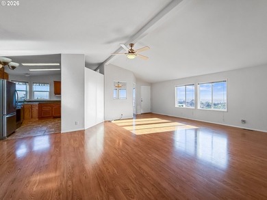 This spacious home in the desirable Camellia Park, a 55-and-over - photo 13