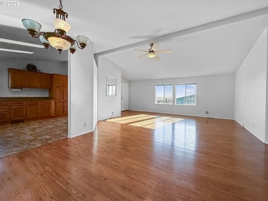 This spacious home in the desirable Camellia Park, a 55-and-over - photo 14
