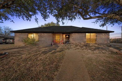 Lake Waco Home For Sale in Waco Texas