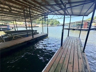 Hidden Gem Lakefront Home at the 3 MM! Nestled in a deep cove - photo 7