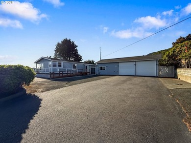 This spacious home in the desirable Camellia Park, a 55-and-over - photo 37